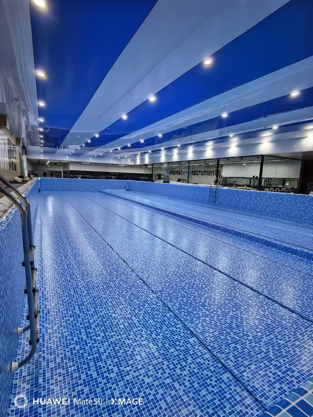 钢结构普胶膜池